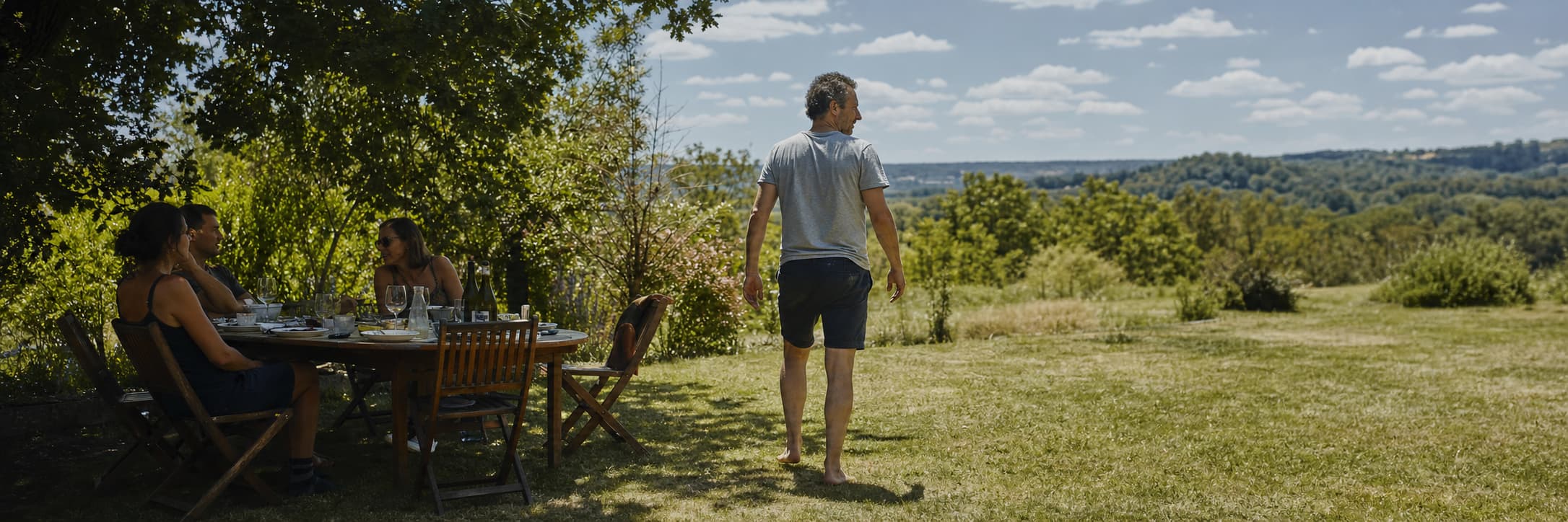 Comment soulager des ballonnements après un repas d'été trop copieux ?